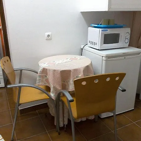 Edificio Saul Fanha Pensión *