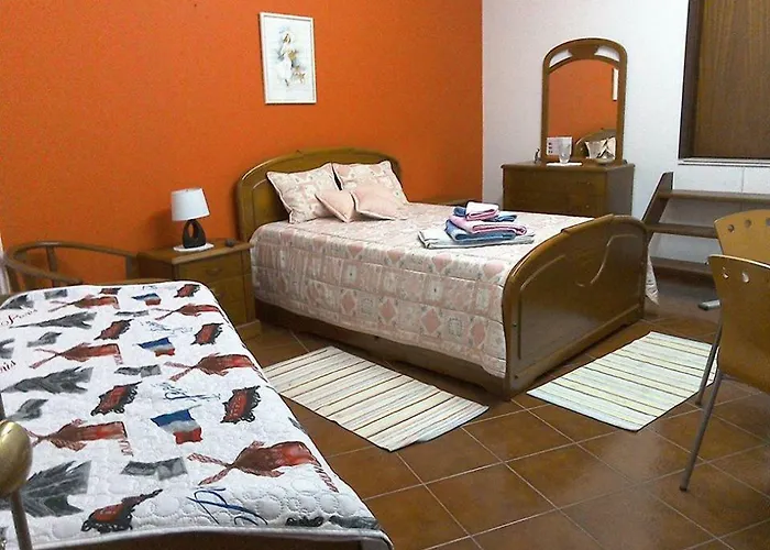 Edificio Saul Fanha Guest house Nazare